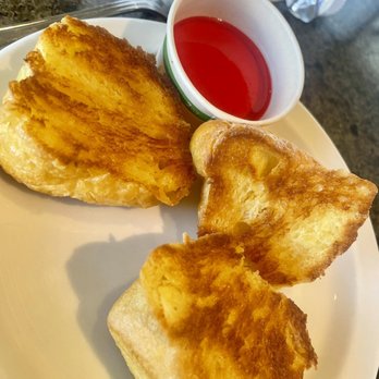 Liliha Bakery - Bakeries Near Me - Honolulu, Hawaii