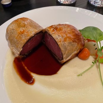 Gordon Ramsay Hell's Kitchen - Beef Wellington a signature dish - Steakhouses Near Me - Stateline, Nevada Gordon Ramsay Hell's Kitchen - Beef Wellington a signature dish - Steakhouses Near Me - Stateline, Nevada