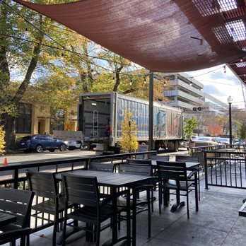 Fire Wings - Outdoor seating - Chicken Wings Near Me - Midtown, California Fire Wings - Outdoor seating - Chicken Wings Near Me - Midtown, California