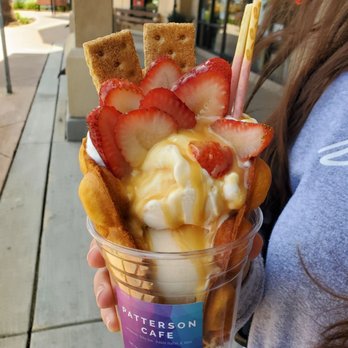 Patterson Cafe - Strawberry Waffle - Coffee & Tea Near Me - Patterson, California