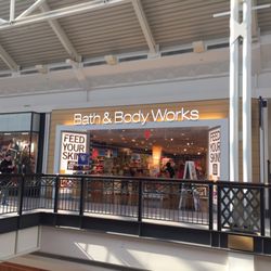Bath & Body Works - Marlborough Bath And Body Works--Solomon Pond Mall: 601 Donald Lynch Boulevard, Marlborough, MA Storefront