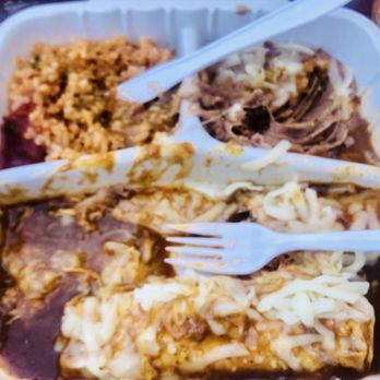 Taqueria Diaz - Enchiladas con salsas y frijoles de bote - Mexican Near Me - Byron, California Taqueria Diaz - Enchiladas con salsas y frijoles de bote - Mexican Near Me - Byron, California