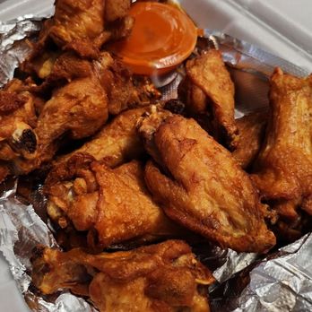 South Lanes Pizza - Naked wings with sauce on the side - Pizza Near Me - La Crosse, Wisconsin South Lanes Pizza - Naked wings with sauce on the side - Pizza Near Me - La Crosse, Wisconsin