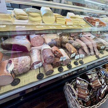 Guerra Quality Meats - Meat case - Meat Shops Near Me - San Francisco, California Guerra Quality Meats - Meat case - Meat Shops Near Me - San Francisco, California