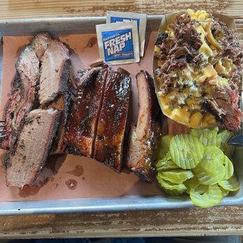 Pinkerton's Barbecue - Heights - Brisket & Ribs with spicy honey glaze Brisket Mac‼ - Barbeque Near Me - Houston, Texas Pinkerton's Barbecue - Heights - Brisket & Ribs with spicy honey glaze Brisket Mac‼ - Barbeque Near Me - Houston, Texas