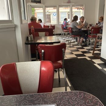Carl's Town House - American Near Me - Chillicothe, Ohio