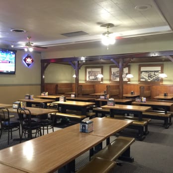 Round Table Pizza - Empty. - Pizza Near Me - Fullerton, California