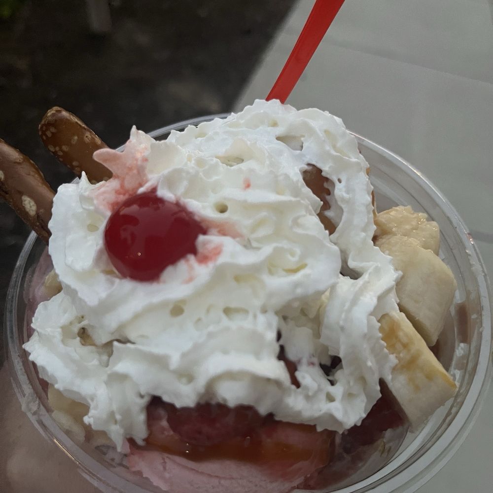 Bruster's Real Ice Cream - Banana split - Ice Cream & Frozen Yogurt Near Me - Midlothian, Virginia Bruster's Real Ice Cream - Banana split - Ice Cream & Frozen Yogurt Near Me - Midlothian, Virginia