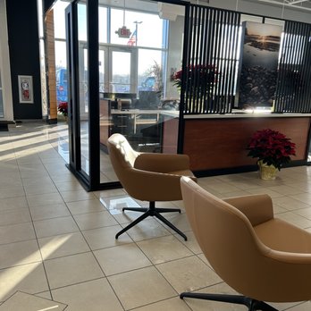 Fox Chrysler Dodge Jeep Ram - Front show room area seating - Auto Parts & Supplies Near Me - Taylor, Michigan