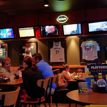 Buffalo Wild Wings - Minnesota teams - Chicken Wings Near Me - Baxter, Minnesota