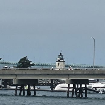 Goat Island Lighthouse - Landmarks & Historical Buildings Near Me Goat Island Lighthouse - Landmarks & Historical Buildings Near Me