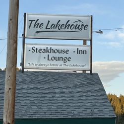 The Lakehouse at Georgetown Lake - Don't get too drunk here or the food. This might be what you outside.