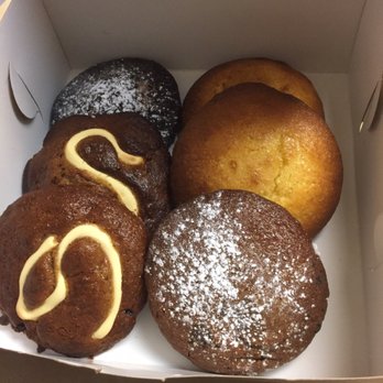 Sturbridge Coffee House - Delicious Muffin tops! - American Near Me - Sturbridge, Massachusetts