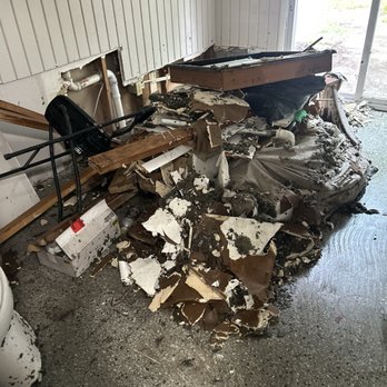 Elite Rooter - They don't pick up after themselves. This was sitting in my house for a week, with a trailer sitting outside, not being used. - Plumbing Near Me - Tampa, Florida