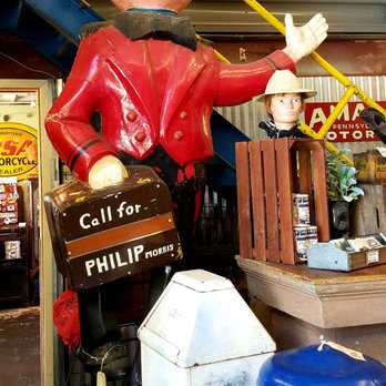 Antique Archaeology - 2nd location pictures. - Antiques Near Me - Le Claire, Iowa