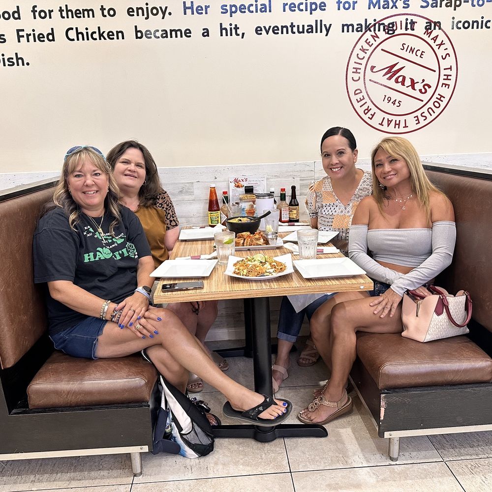 Left to right- Angie (front) Linda (back), Me -Miki (front) Carrie (back). My classmates from high school! I love them!! Left to right- Angie (front) Linda (back), Me -Miki (front) Carrie (back). My classmates from high school! I love them!!