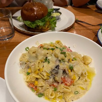 Smash Kitchen & Bar - Comfort Food Near Me - Unionville, Ontario Smash Kitchen & Bar - Comfort Food Near Me - Unionville, Ontario