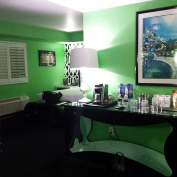 El Cortez Cabana Suites - super suite: snacks table. - Hotels Near Me - Las Vegas, Nevada El Cortez Cabana Suites - super suite: snacks table. - Hotels Near Me - Las Vegas, Nevada
