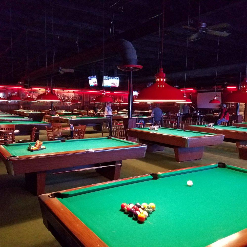 Eddie's Tavern San Antonio - Embassy Oaks - Plenty of tables available early afternoon Saturdays - Pool Halls Near Me - San Antonio, Texas