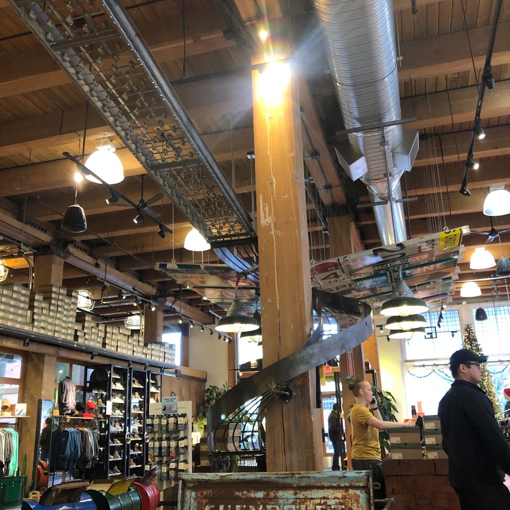 Rad displays, relaxing shopping experience and cool store seating (see repurposed barrels). Rad displays, relaxing shopping experience and cool store seating (see repurposed barrels).