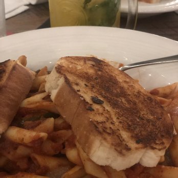Foster's Kitchen Waikoloa - Delicious pasta for vegetarians and delicious mango margaritas - American Near Me - Waikoloa, Hawaii