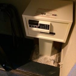 River Park Hotel - Interesting safe