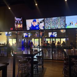 Pyramid Pizzeria & Sports Bar