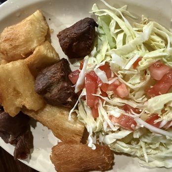 Su Casita Bakersfield - Yuca con Chicharrón / Cassava with Fried Pork Rind - Salvadoran Near Me - Bakersfield, California Su Casita Bakersfield - Yuca con Chicharrón / Cassava with Fried Pork Rind - Salvadoran Near Me - Bakersfield, California