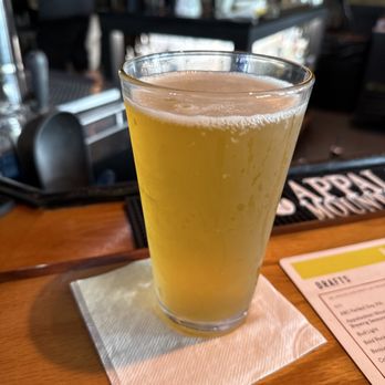 Daddy Mac's Down Home Dive - Green Man Hazy IPA - American Near Me - Asheville, North Carolina Daddy Mac's Down Home Dive - Green Man Hazy IPA - American Near Me - Asheville, North Carolina