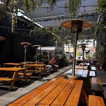 Laurel Tavern - Side outdoor patio - New American Near Me - Studio City, California Laurel Tavern - Side outdoor patio - New American Near Me - Studio City, California