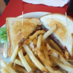Alma's Main Cafe - BLT