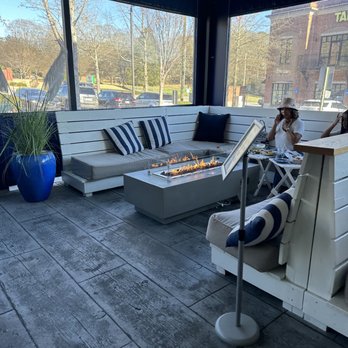 Seaside Oyster Bar - Suwanee - Patio seating - Seafood Near Me - Suwanee, Georgia
