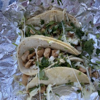 Bbq Hernandez - Chicken tacos with homemade corn tortillas topped with onion, cilantro, and a squeeze of lime. - Mexican Near Me - Tyler, Texas