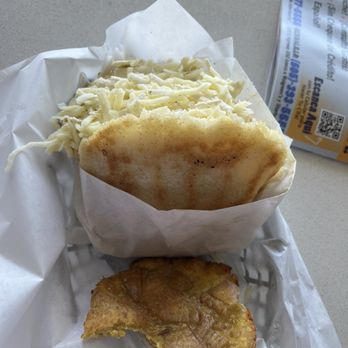 El Chamo Arabe - Reina pepiada arepa - Mediterranean Near Me - Albuquerque, New Mexico