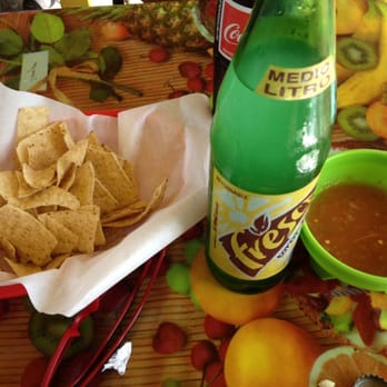 La Pasadita Taqueria - Complimentary chips & salsa - Street Vendors Near Me - Earlimart, California