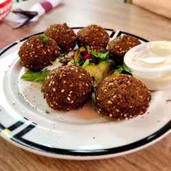 Nish! Mediterranean Grill - Amazing falafel