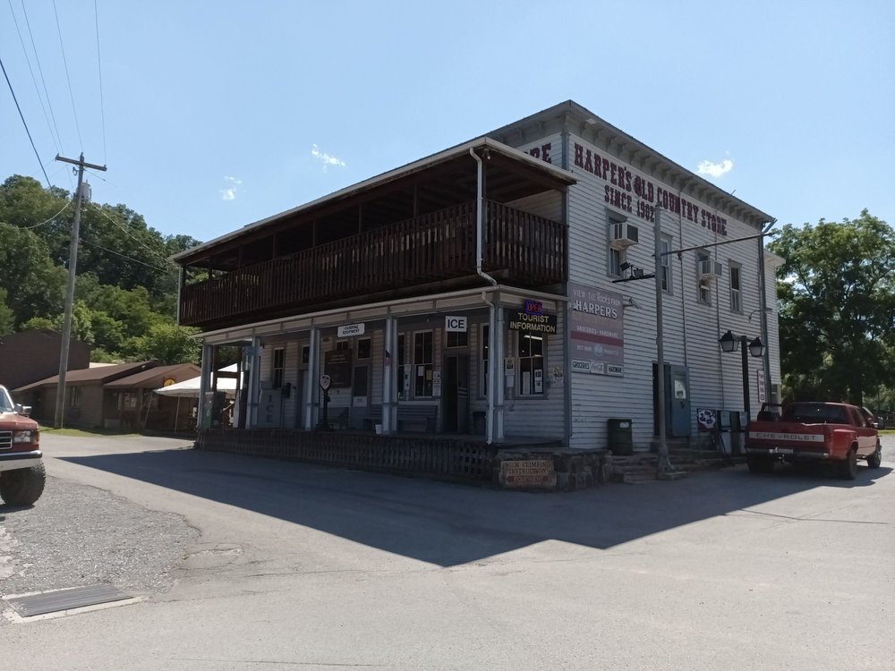 Harpers Old Country Store Logo