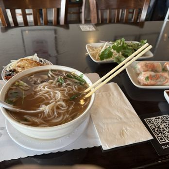 Pho Hot - Brisket pho and spring rolls - Vietnamese Near Me - Glendale, California
