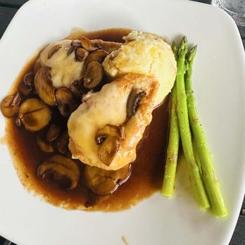 Cooper’s Hawk Winery & Restaurant - Wine Bars Near Me - Schererville, Indiana