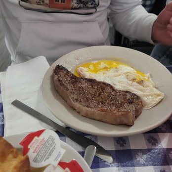 La Pines Cafe - Breakfast & Brunch Near Me - Slidell, Louisiana