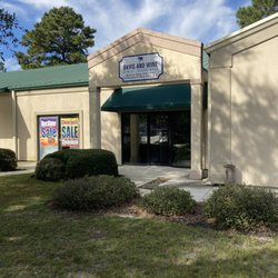 Davis and Wine Dental Associates - Front of building.