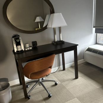 Holiday Inn Express - Hotels Near Me - Elizabeth, New Jersey Holiday Inn Express - Hotels Near Me - Elizabeth, New Jersey
