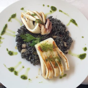 La Cazuela - Calamares con risotto negro - Seafood Near Me - Puerto de la Cruz, TF La Cazuela - Calamares con risotto negro - Seafood Near Me - Puerto de la Cruz, TF