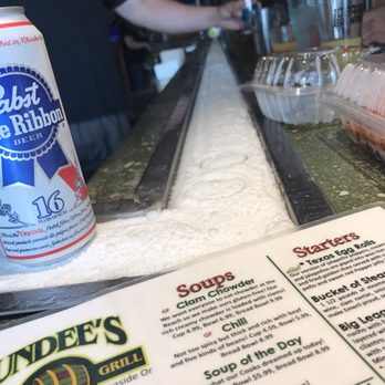 Dundee's Bar and Grill - Breakfast & Brunch Near Me - Seaside, Oregon