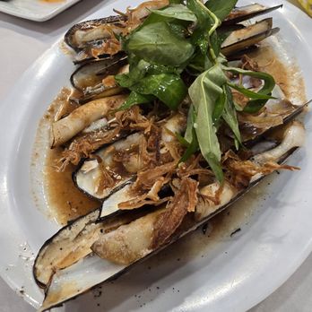 Mama Lau va Oc - Razor clams in tamarind sauce - Vietnamese Near Me - Orlando, Florida Mama Lau va Oc - Razor clams in tamarind sauce - Vietnamese Near Me - Orlando, Florida