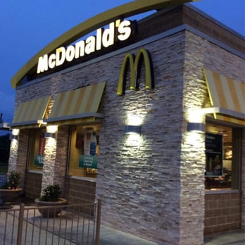 McDonald's - the front of a restaurant at night - Burgers Near Me - Edna, Texas