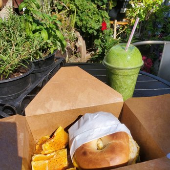 Zenaida's Cafe - Turkey and egg bagel & jugo verde. - Cafes Near Me - Los Angeles, California