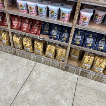 Buc-ee’s - Beaver Nuggets - Gas Stations Near Me - Smiths Grove, Kentucky Buc-ee’s - Beaver Nuggets - Gas Stations Near Me - Smiths Grove, Kentucky