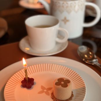 Le Café Louis Vuitton - Cafes Near Me - New York, New York Le Café Louis Vuitton - Cafes Near Me - New York, New York