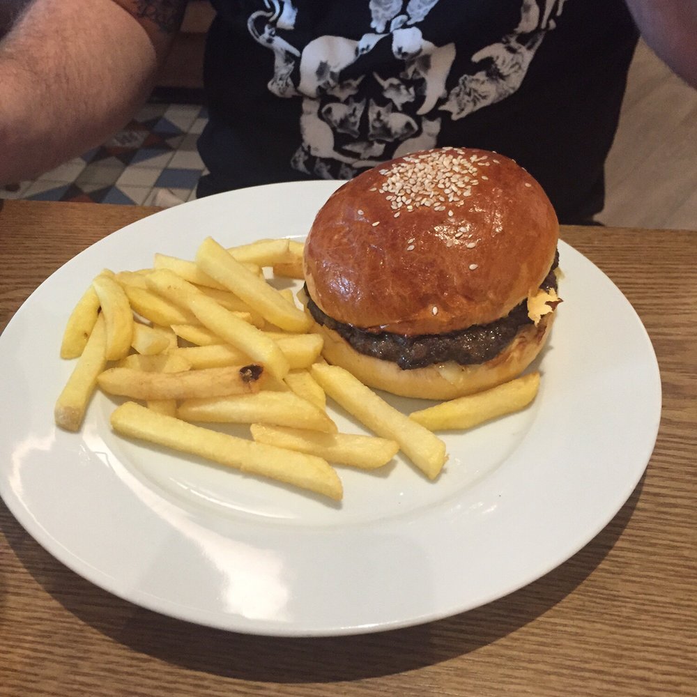 At Noah's - Cheeseburger with no pickles - lacking on the chips for a $13.50 burger! - Cafes Near Me - Homebush, NSW At Noah's - Cheeseburger with no pickles - lacking on the chips for a $13.50 burger! - Cafes Near Me - Homebush, NSW